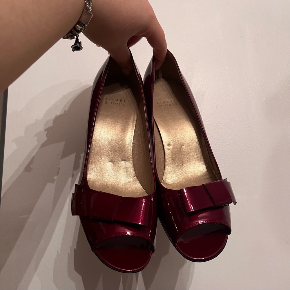 Stuart Weitzman - Bowgirl Burgundy Red Patent Leather Heels - 8.5 - Picture 7 of 7